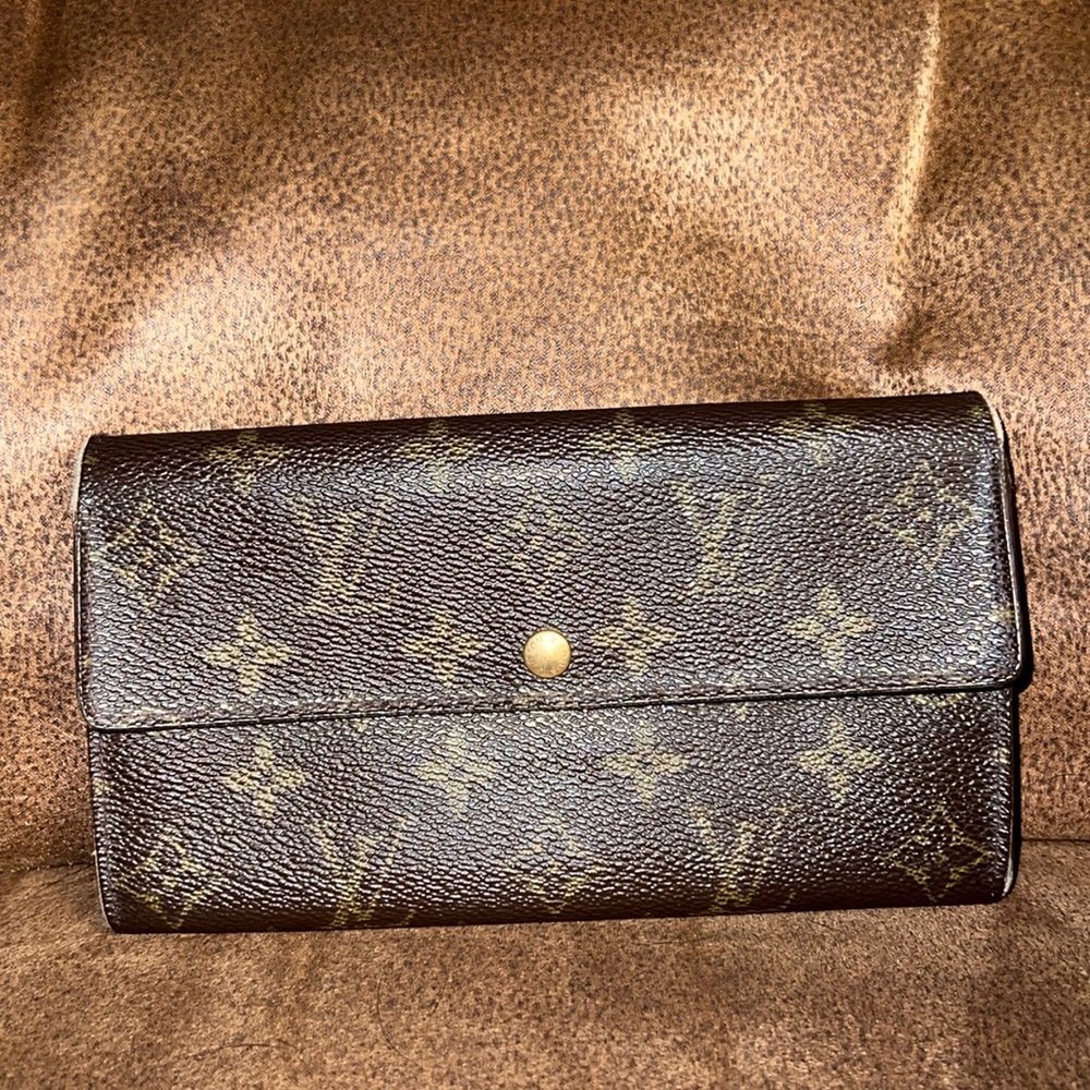 Louis Vuitton Sarah Wallet